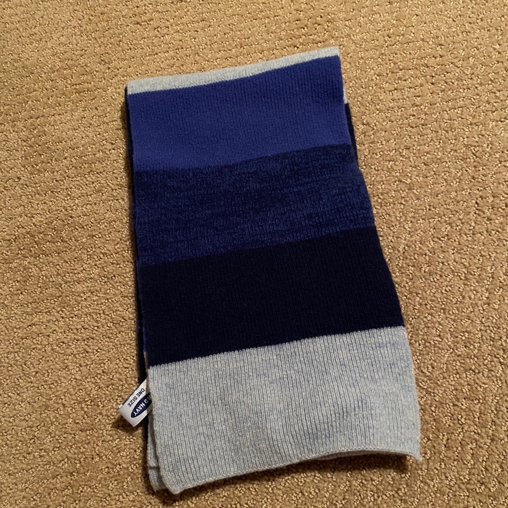Old Navy women’s scarf
